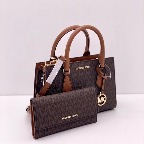 Michael Kors Small Sheila Satchel Crossbody Bag and Wallet Set - Picture 2 of 13